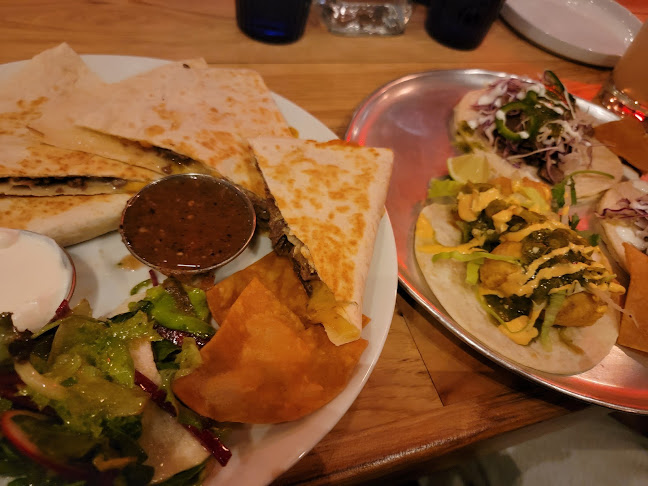 Casero Kitchen Table - Owen Sound