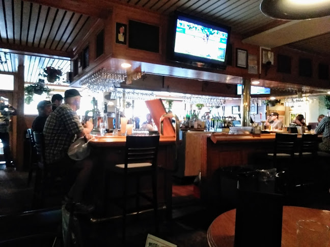 3373 Bloor St W, Etobicoke, ON M8X 1G2