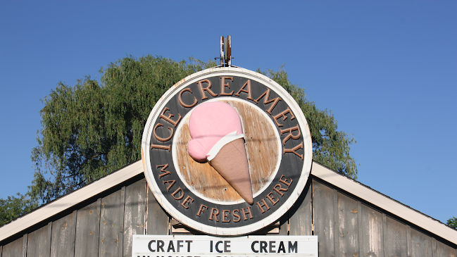 Opinii despre Creamery-closed now until May 24 weekend în Sarnia - Hospitality and gastronomy