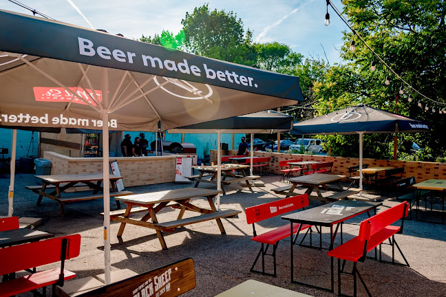 1702 Queen St E, Toronto, ON M4L 1G6