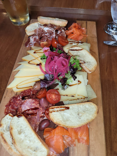 449 Dundas St W, Belleville, ON K8P 1B6