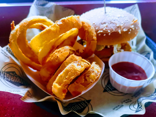 1067 Davie St, Vancouver, BC V6E 1M4