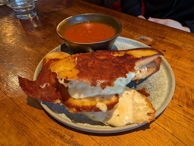 Opinii despre Burgoo Bistro Lonsdale în North Vancouver - Hospitality and gastronomy