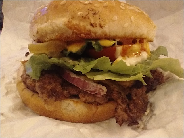 1013 King St E, Hamilton, ON L8M 1C9