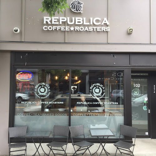 5674 176 St #102, Surrey, BC V3S 4C6