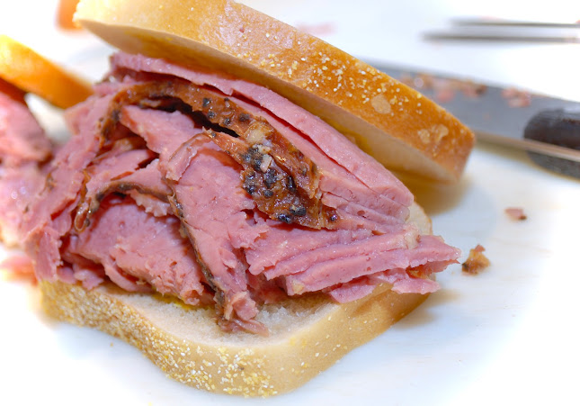 Moe's Bar & Grill - Pointe-Claire