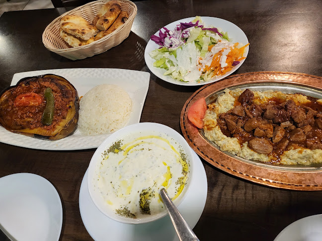 814 Brant St, Burlington, ON L7R 2J5