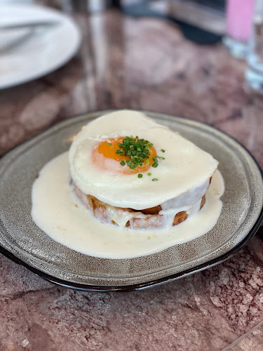 900 Canada Pl, Vancouver, BC V6C 3L5