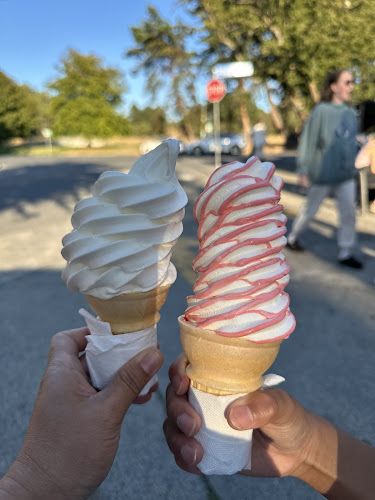 Opinii despre Beacon Drive In Restaurant în Victoria - Hospitality and gastronomy