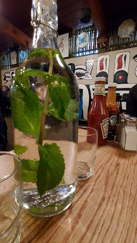 1550 Philip Ave, North Vancouver, BC V7P 2V8