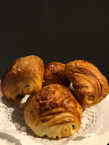 3273 W Broadway, Vancouver, BC V6K 2H5