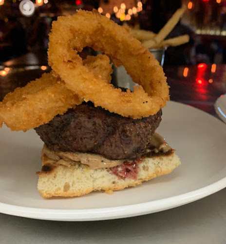 223 8 Ave SW, Calgary, AB T2P 1B5