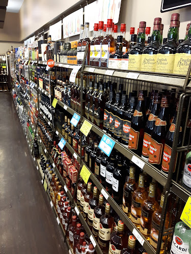 Reviews of Rivergrove Liquor Mart in Winnipeg - Hospitality and gastronomy