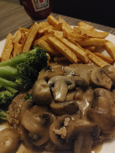 20511 Douglas Cres, Langley, BC V3A 4B6