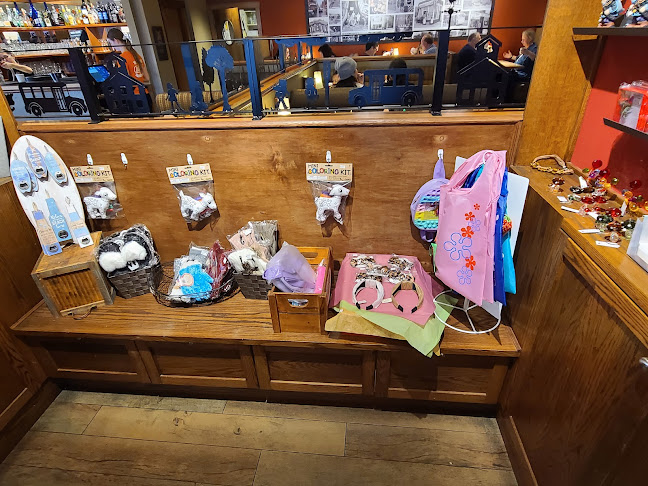 Comentarii opinii despre Ricky's Country - Schoolhouse