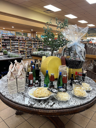 Comentarii opinii despre Angelo’s Italian Bakery & Market