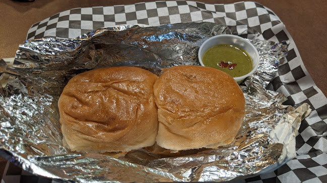 Veggie Planet Vaughan - Vegetarian Indian Pizza, Burger and Street food Restaurant - Hospitality and gastronomy