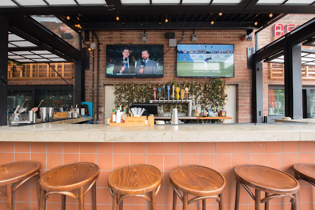 Belfast Love Public House - Toronto