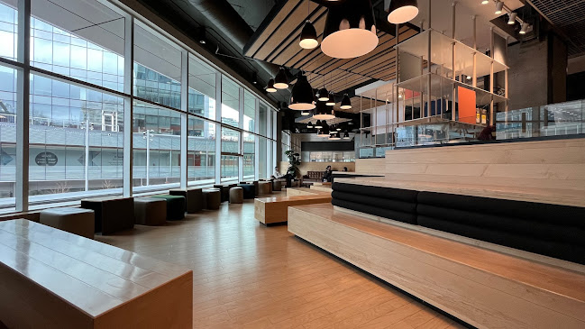 242 Hargrave St, Winnipeg, MB R3C 0M8