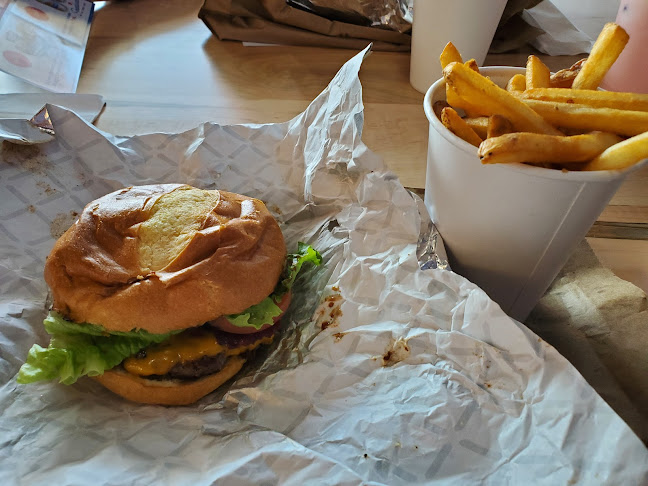 Boardwalk Fries Burgers Kanata - Kanata