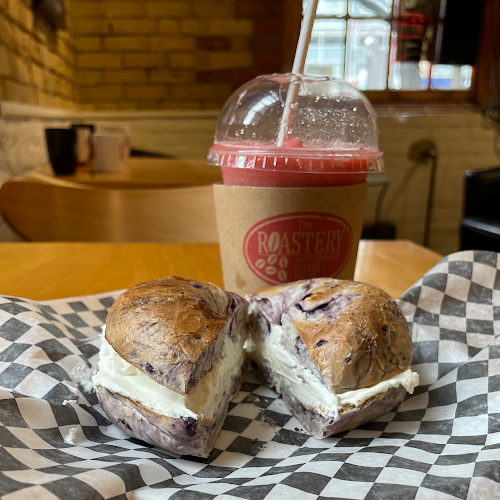 401 Richmond St W Suite 135, Toronto, ON M5V 3A8