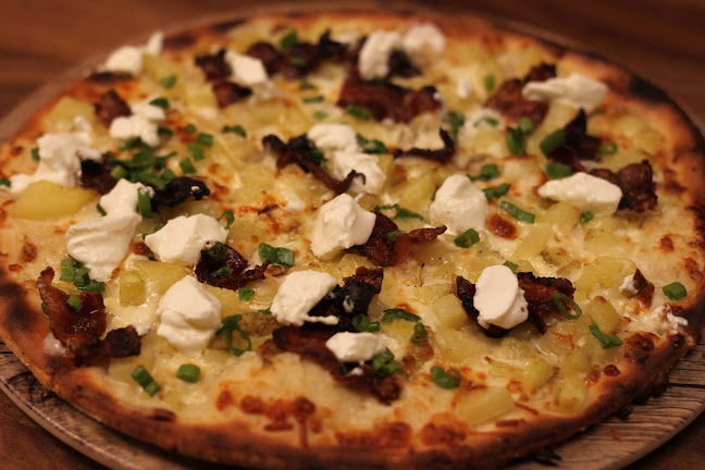 The British Hotel, Restaurant & Pub - Gatineau