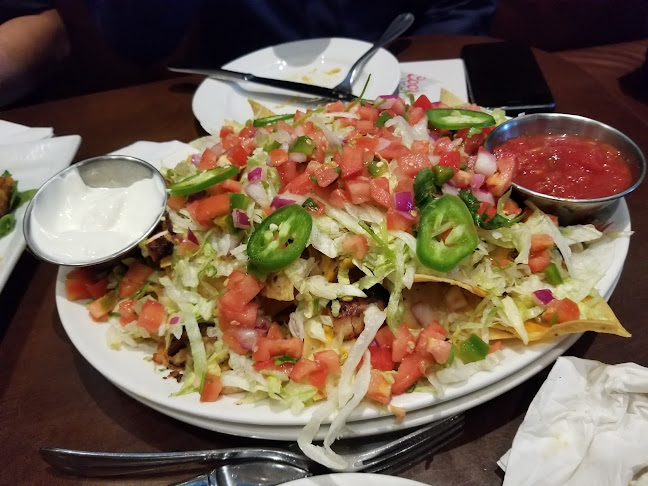 108 Courtneypark Dr E, Mississauga, ON L5T 2Y3