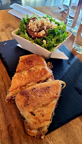 1347 Gardiners Rd, Kingston, ON K7P 0L8