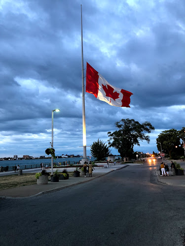 78 Riverside Dr W, Windsor, ON N9A 7C5