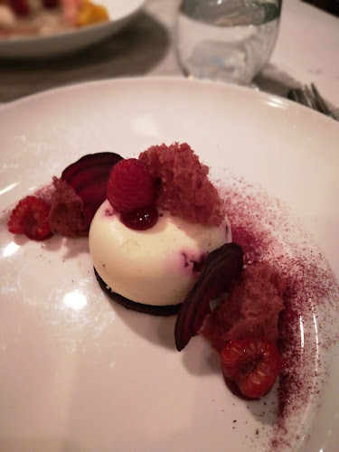 Comentarii opinii despre Blue Hat Bakery & Bistro at Pacific Institute of Culinary Arts