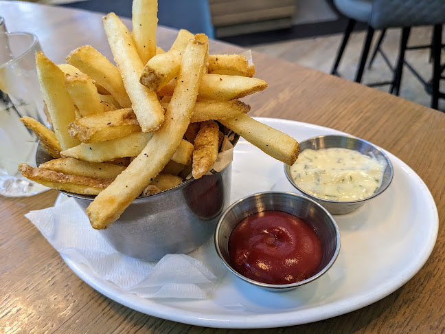 70 University Ave, Toronto, ON M5J 2M4