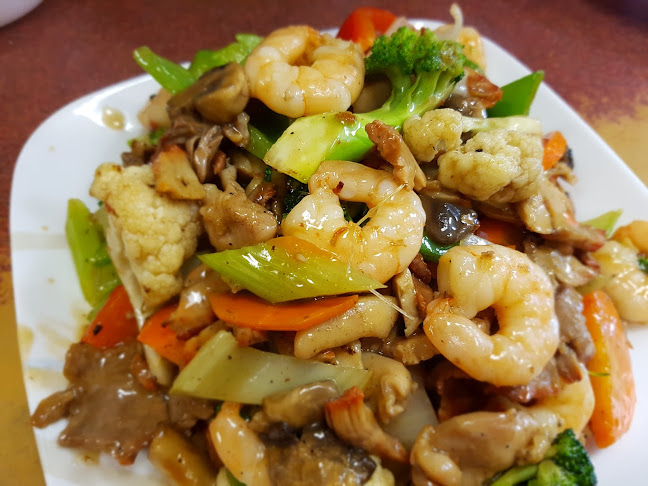 Opinii despre Far East Restaurant with Chick & Treat în Greater Sudbury - Hospitality and gastronomy