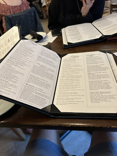 1112 Edmonton Trl #1, Calgary, AB T2E 3K4