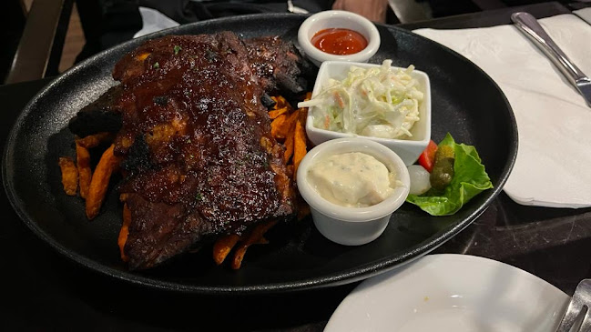 Harold's Kitchen & Bar - Hospitality and gastronomy