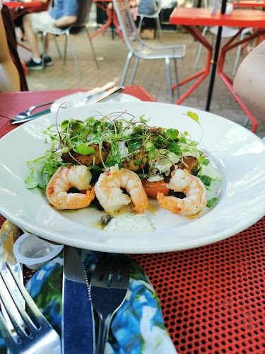 Opinii despre Chez Piggy Restaurant & Bar în Kingston - Hospitality and gastronomy