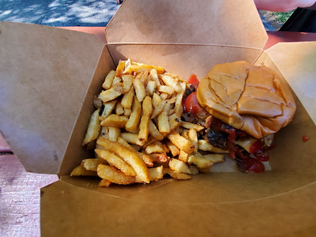 Johnny & Mae's Food Truck