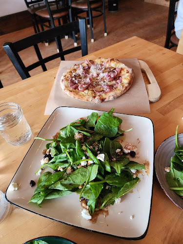 145 Russell Ave, St. Catharines, ON L2R 1W2