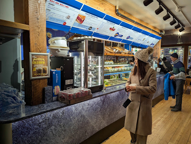 Blue Parrot - Hospitality and gastronomy