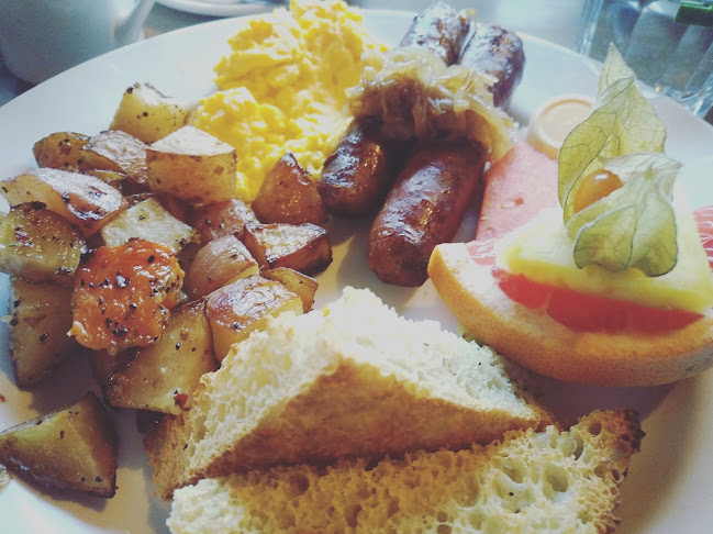 Atlas Cafe - Courtenay