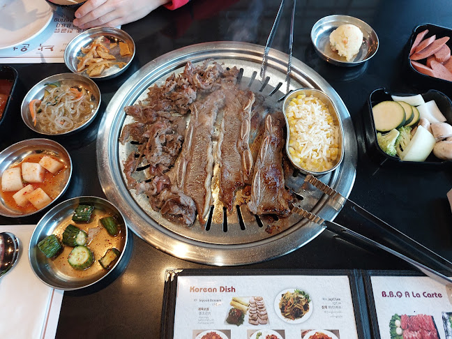 9625 Yonge St, Richmond Hill, ON L4C 1V6