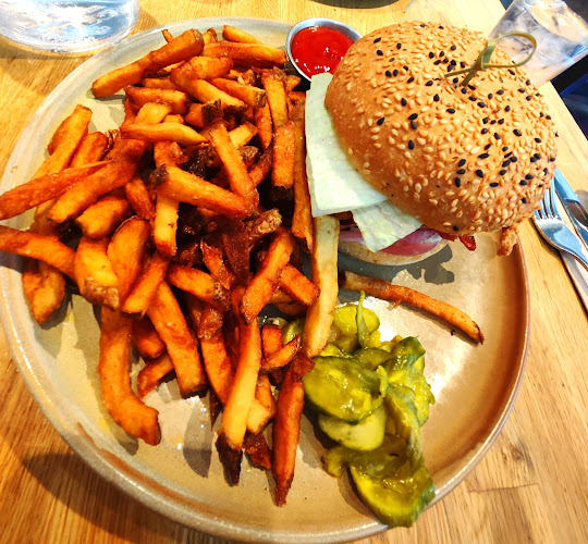 Opinii despre Blue Star Diner în Calgary - Hospitality and gastronomy