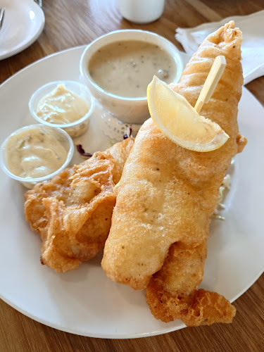 469 Memorial Ave, Qualicum Beach, BC V9P 1E9