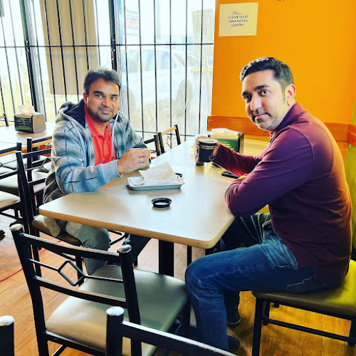 Veggie Planet Vaughan - Vegetarian Indian Pizza, Burger and Street food Restaurant