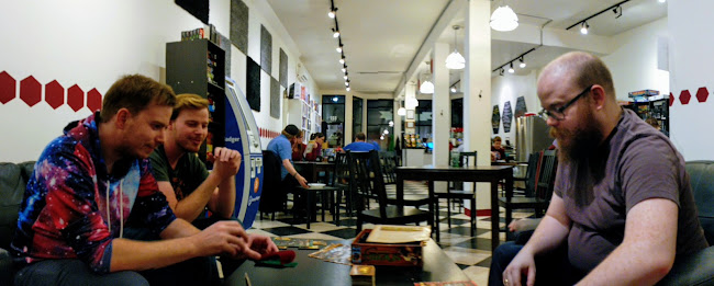 Comentarii opinii despre King Me Boardgamery and Cafe