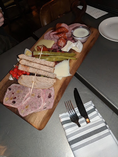 18 Hess St S, Hamilton, ON L8P 3N5