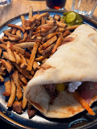 809 1 Ave NE, Calgary, AB T2E 0C2