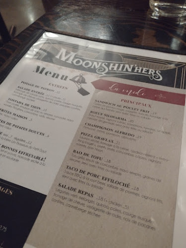 Comentarii opinii despre Moonshin'hers Café Bistro Inc.