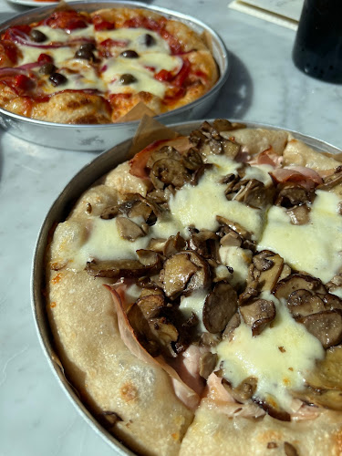 55 Bloor St W, Toronto, ON M4W 1A5