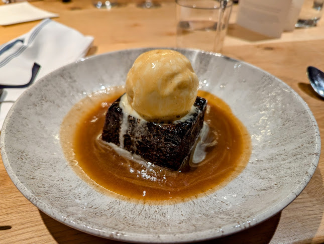 Home Block at CedarCreek Estate Winery - Hospitality and gastronomy