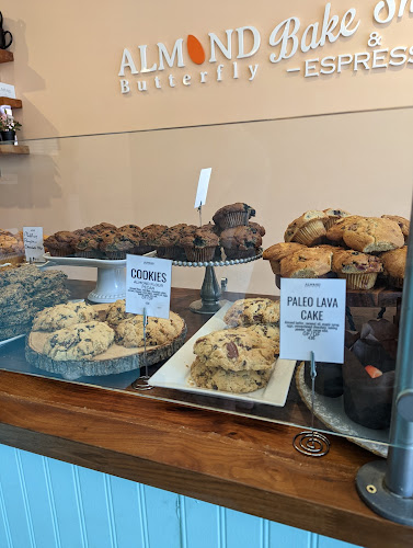 100 Harbord St, Toronto, ON M5S 1G6